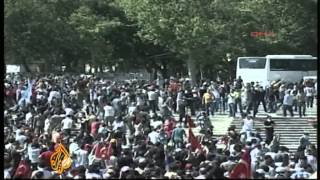 Turkey police crack down on protests