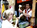 Eismann �rgert Frau