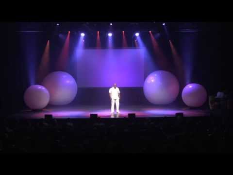 Performance de l'Humoriste haïtien M. Jude Pierre Junior Carrière dit JORJ, au spectacle HAHAHAÏTI