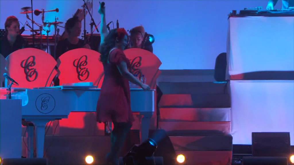Caro Emerald – Back It Up