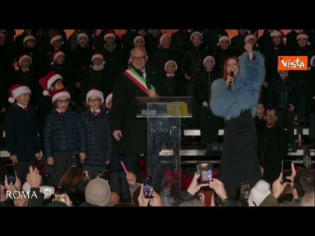 Gualtieri accende l'albero di Natale a Piazza del Popolo e le luminarie di via del Corso