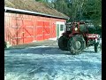 Traktormafia. Mf 135. Moro p� isen