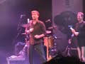 zo vullen ze bij rigter! live nu de pauzes op. eigenlijk was dit door mijn gebl�r niet echt geschikt voor publicatie, maar aangezien ik wel twee (!) mailtjes kreeg of ik dit heel misschien niet toevallig op tape had... 
http://www.meisjevandeslijterij.nl