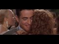 The film is centered on Julianne Potter (Julia Roberts), a 27-year-old New York restaurant critic who receives a call from her long-time friend Michael O'Neal (Dermot Mulroney). In college, the two made an agreement that if neither of them were married by the time they turned 28, they would marry each other. Three weeks before her 28th birthday, Michael tells her he has fallen in love with and is about to marry Kimberly Wallace (Cameron Diaz), a 20-year-old University of Chicago student from ...