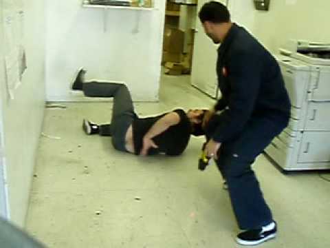 Hilarious & Shocking Taser Moments Caught on Video 0 Hilarious & Shocking Taser Moments Caught on Video