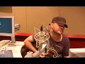 Miniactuació del cantautor catala Jofre Bardagi al programa de radio MIOPIA. Programa de fi de temporada presentat per Pere espinosa.www.zodfilms.com