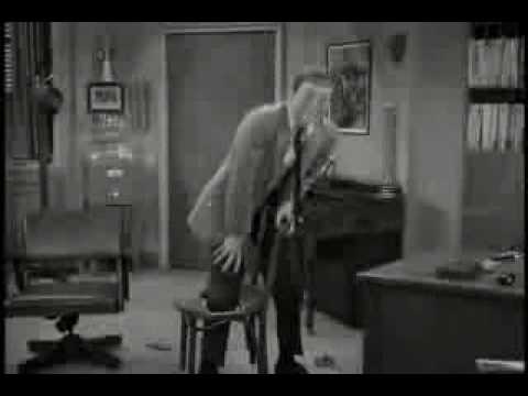 Slapstick - Dick van Dyke tries to convince us of how comedy is more sophisticated these days.