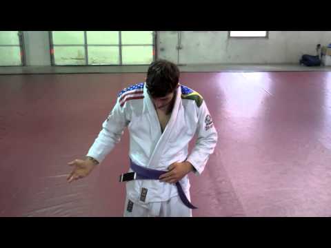 how to tie the belt on a gi