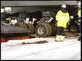 LIEBHERR 320 kran transportert Bergen-Måløy 2006 på lekter.