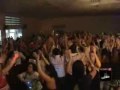 dj charada e equipe em montagem de som e iluminação