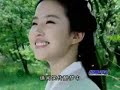 yi chang yu ba wo kun zai zhe li 
ni leng mo de biao qing hui rang wo shang xin 
liu yue de yu jiu shi wu qing de ni 
ban sui zhe dian dian di di tong ji wo xin li 
oh~wo bu xiang xi ni bu shi gu yi di 
que wei he ba wo diu qi zai feng yu le 
oh~wo bu ren xin ye bu xiang bei pan ni 
wei you mo mo deng ni hui xin zhuan yi 
wo mei you fang qi ye bu hai li ni er qu 
na pa yao fen kai wo yi ran deng ni 
wo quan xin quan yi deng ni de xiao xi 
zhong hui you yi tian ni hui xiang xi wo wo ai ni 

yi chang yu ba wo kun zai zhe li 
ni leng mo de biao qing hui rang wo shang xin 
liu yue de yu jiu shi wu qing de ni 
ban sui zhe dian dian di di tong ji wo xin li 
oh~wo bu xiang xi ni bu shi gu yi di 
que wei he ba wo diu qi zai feng yu le 
oh~wo bu ren xin ye bu xiang bei pan ni 
wei you mo mo deng ni hui xin zhuan yi 
wo mei you fang qi ye bu hai li ni er qu 
na pa yao fen kai wo yi ran deng ni 
wo quan xin quan yi deng ni de xiao xi 
zhong hui you yi tian ni hui xiang xi wo wo ai ni 

(yi chang yu xiang nian ni zai wo de xin zhong dou bu ke yi ni 
ni zou hou shen mo dou yi jing xiao shi zai feng yu li)
just to let you guys know that i didn't make this video. i just got it from a site
