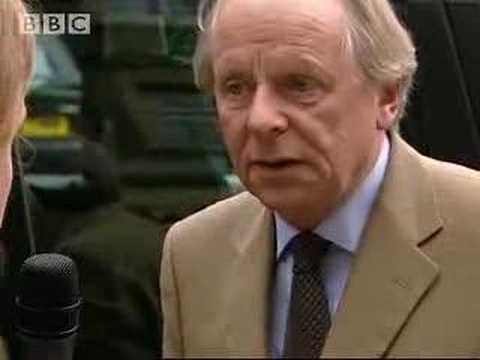 Impromptu press conference - Absolute Power - BBC comedy