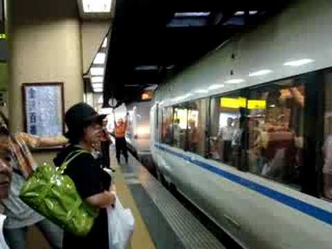 サンダーバード　衝突？