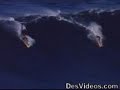 surfista sendo atropelado por helicoptero