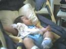 Zion, meu filhotinho ouvindo \"Jhonny be good\" cidade negra