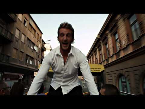 Videóklip a CabrioBusszal