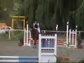 Our first showjumpingNas prvni spolecny parkur - Verjny trenink Mikulov, dvoufazko 70/80cmkonicek byl jak raketa bz brzdy, chybicek s epar naslo (2x prechod do klusu v dusledku intenzivniho brzdeni, parkrat jsme zaspala odskok..:D  ) ale sli jsme ciste:)