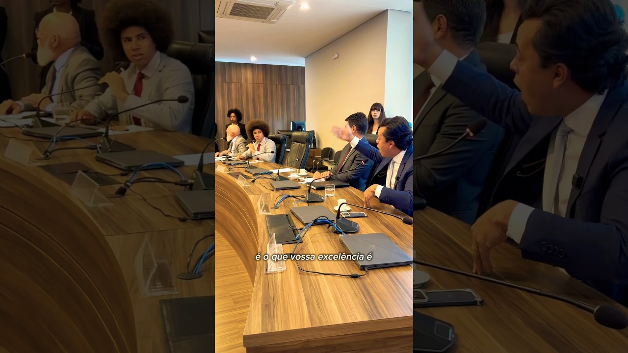 Falei na cara do deputadinho do PT, invasor de igreja, o que todos sempre quiseram dizer.