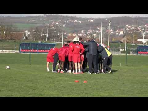 ФУДБАЛЕРИ БОРЦА 1926 ДОЧЕKУЈУ ГРАФИЧАР