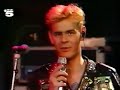 andrew eldritch (sisters of mercy) as surprise guest at the off beat nacht festival (1989/feb/16) hosted by christian eckert.
from german television (off beat, tele 5) / vhs video tape.
the audience is pretty annoyed because the residents who just left the stage only played a very short set.