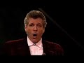 thomas hampson sings cole porter's begin the beguine in an arrangement of wijnand van klaveren with wolfram rieger (piano), liza ferschtman (violin), wilmar de visser (double bass) and ties mellema (saxophone)
recorded live at the prinsengrachtconcert 2007 (august), amsterdam by the avro.