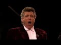 thomas hampson sings cole porter's begin the beguine in an arrangement of wijnand van klaveren with wolfram rieger (piano), liza ferschtman (violin), wilmar de visser (double bass) and ties mellema (saxophone)
recorded live at the prinsengrachtconcert 2007 (august), amsterdam by the avro.