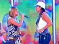 Claudinha e Ivete cantando Bola de Sabão no Estação Globo