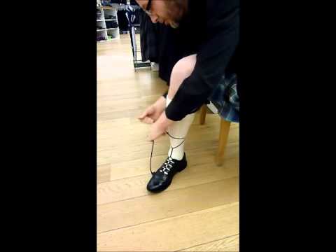 how to fasten kilt shoes