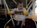 videos de Alanna Bouncing in her bouncy chair