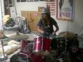 videos de drum with a gun (a lemon drumming)