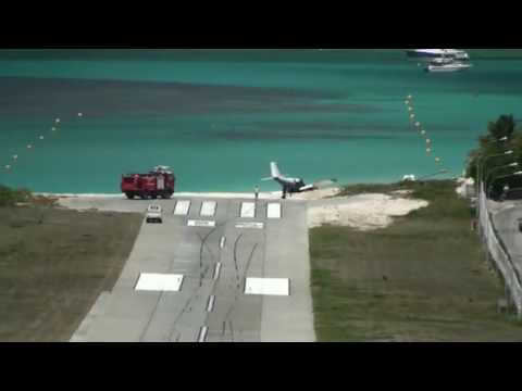¡¡¡Saint Barth airport plane crash!!!