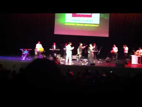 PUNJABI VIRSA 2011 MANMOHAN WARIS KAMAL HEER SANGTAR TAXI CH BAITH JA..