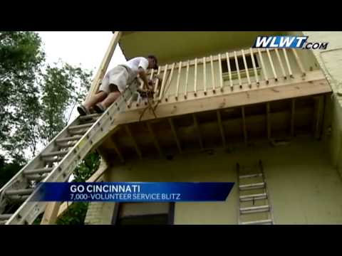 cincinnati - More than 7000 volunteers pitch in to clean Cincinnati streets during Crossroads Church's 8th annual Go Cincinnati event.