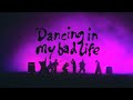 muque、自身初のフィーチャリング曲「Dancing in my bad life(feat.CLAN QUEEN)」のMVを公開　TVの向こうのCLAN QUEENと共鳴