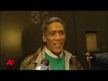 Homeless Man With Velvety Voice Hits NYC