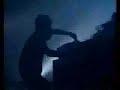 x makeena �labore des mixtures explosives � haute teneur en drum & bass. sp�cialistes du pillonage dub concentr� en infrabasses et adeptes de la beat-box.sommations hip hop et cassures rythmiques se m�lent � des atmosph�res sombres et d�jant�es o� s'entrechoquent machines et instruments. sur sc�ne, ils lib�rent leurs cr�atures mutantes incontr�lables (incarn�es par karlton) et entra�nent le public dans une hyst�rie collective. la machine � groover x makeena conquiert tous les territoires o� elle se produit et livre des sets ravageurs pour le plus grand plaisir de ses victimes (consentantes).