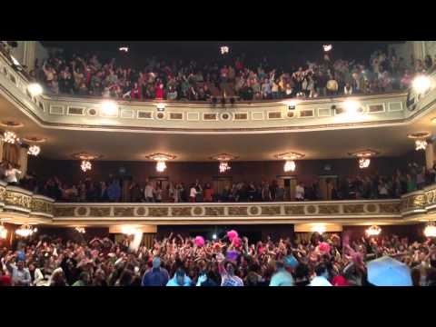 Harlem Shake en el teatro Colón (A Coruña)