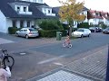 HANS ANDANDO DE BICICLETA