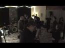 Ashes speelt 'Knock on Wood'