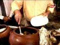 Al gordo le entra todos los platos en su guatasa.