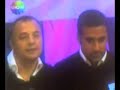 Emrah ile Oktay Kaynarca,Yasasin Okulumuz kampanya gecesinde,once kisa bir duet yapıp,sonrasinda ise birlikte bir bagis kabul ediyorlar