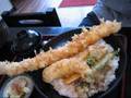 山梨県塩山にある30cmを超える巨大海老天丼！！