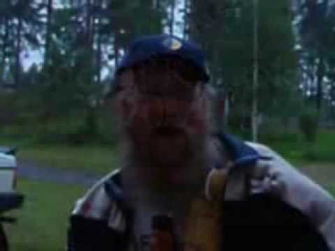 Pieniä Käärmeitä - YouTube