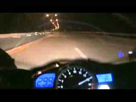 YZF R1 - Yamaha YZF- R1 Top Speed moto gp edition Watch this video too https://www.youtube.com/watch?v=oQCCRjEdFFc.