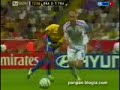 el mago del bal�n zidane durante el juego brasil vs francia en el mundial de alemania 2006.