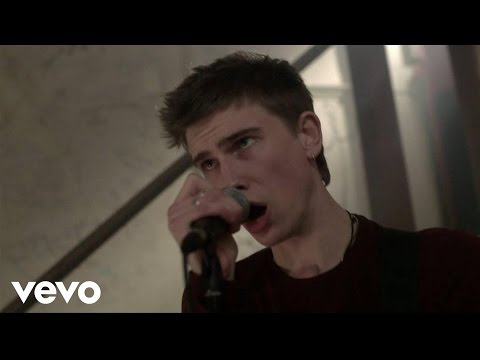 Crowns - Four Walls