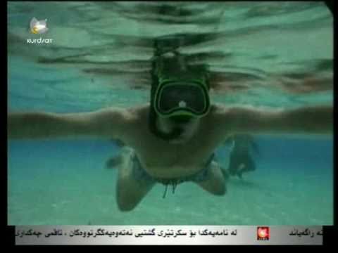 Divertido Hombre Asustando Bajo en Agua – Cámara Oculta