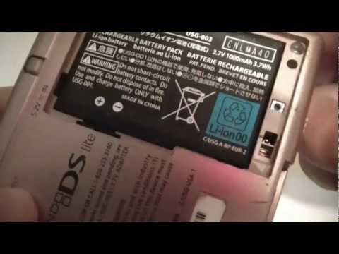 how to remove ds lite battery