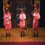 drie biggetjes dansen op k3
