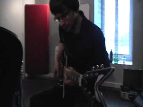 Pandora Studio - Fin décembre 2012, nous avons squatté le Swan Sound Studio (La Souleuvre, Caen) pour enregistrer un 4 titres. Au final, un trillion de kilojoules dépensés et...